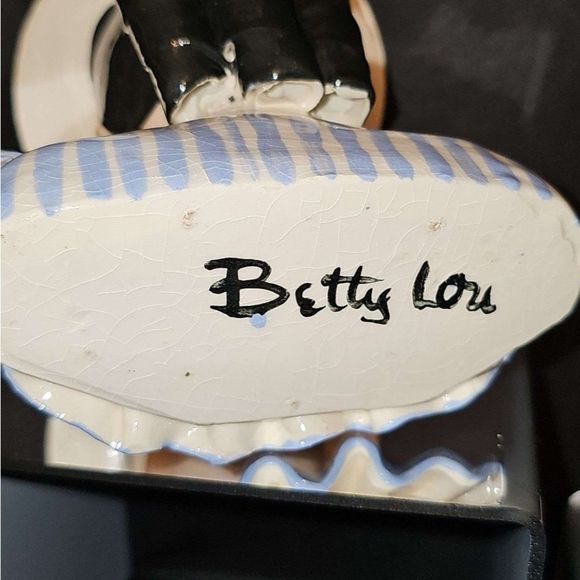 Vintage Ceramic Lady Head Vase by Betty Lou Nichols - Picture 3 of 3